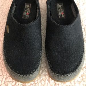 Haflinger size 41 wool clogs